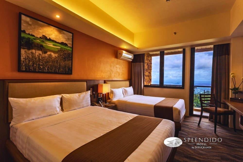 Deluxe Double Bed with Lake View photo 1