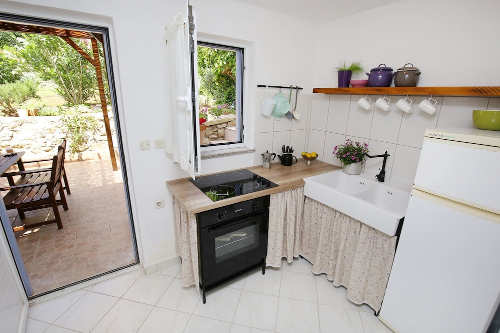 One Bedroom Beach House photo 3