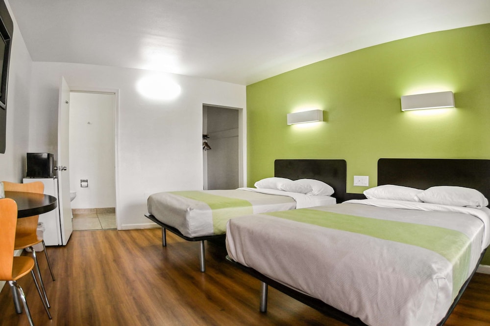 Deluxe Room, 2 Double Beds, Non Smoking, Refrigerator & Microwave - Photo 1