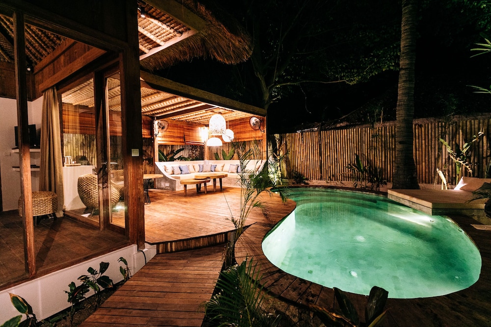 Romantic Villa, 1 King Bed photo 2