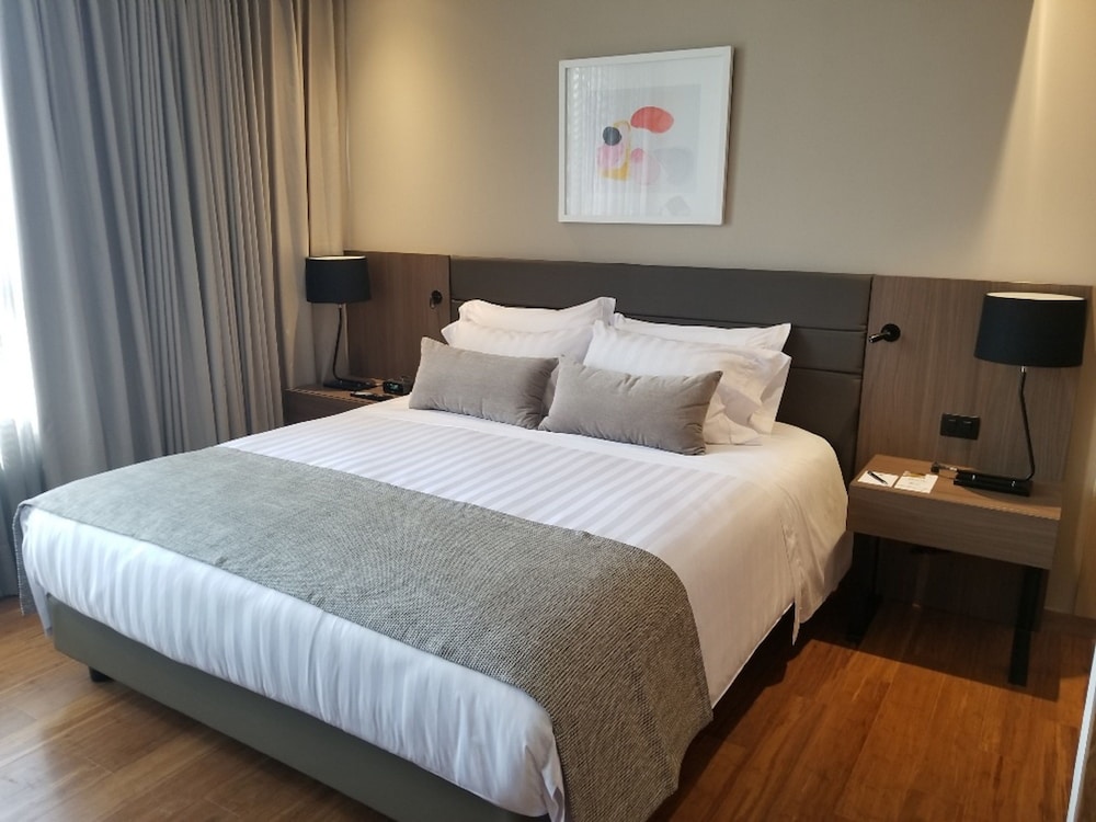 Superior Suite, 1 King Bed with Sofa bed (Suite 2 Rooms King Bed Non Smoking) photo 3