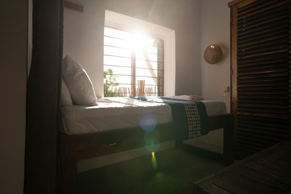 Deluxe Studio Suite, 3 Bedrooms, Ocean View, Beachfront