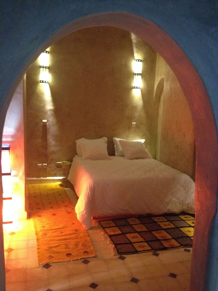 Chambre Tradition, 1 chambre, reservee aux personnes a mobilite reduite, en bord de piscine photo 1