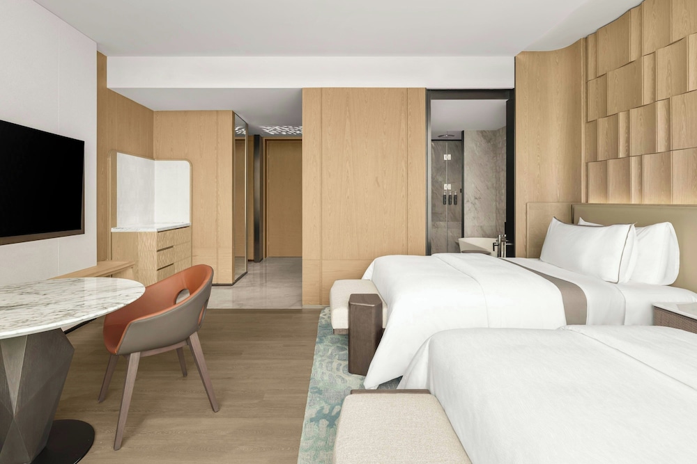Room, 2 Twin Beds, River View