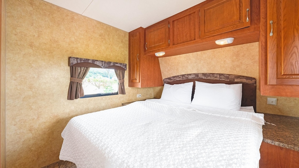 Basic Room, 1 Bedroom (VIP Caravan) - Photo 7