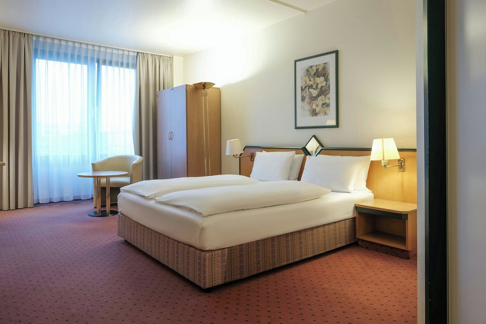 Superior Room, 1 Queen Bed - Photo 13