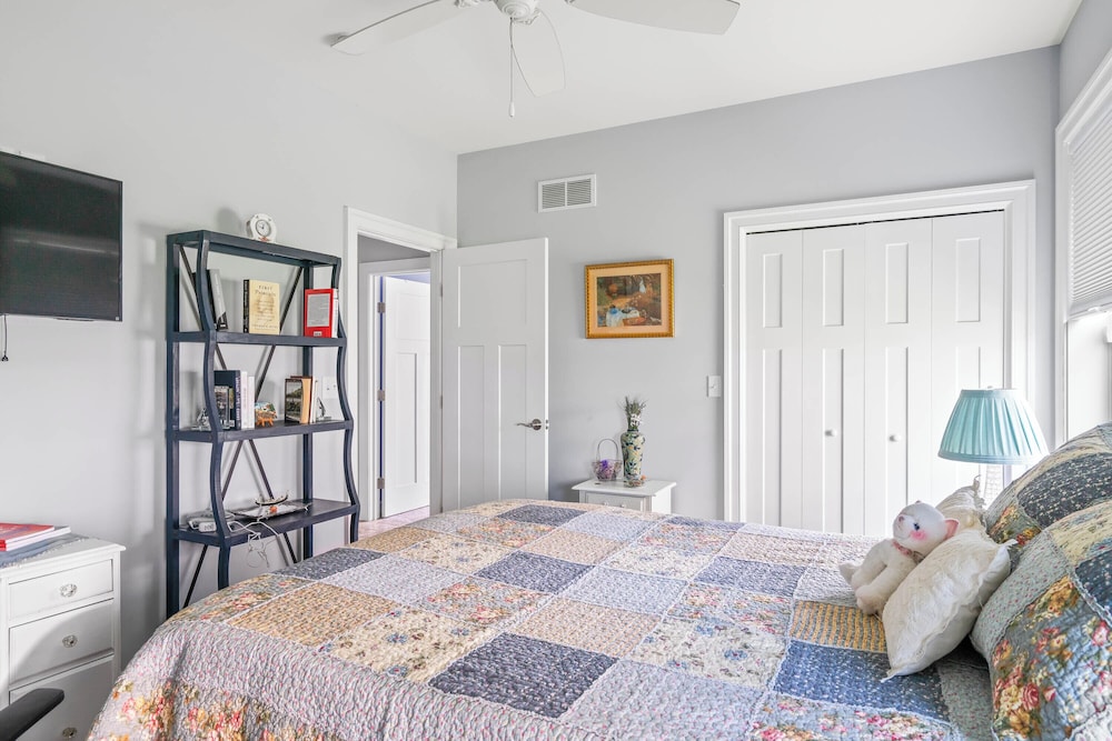 House, Multiple Beds, Patio, Garden View (Villages at Five Points Serenity) photo 1