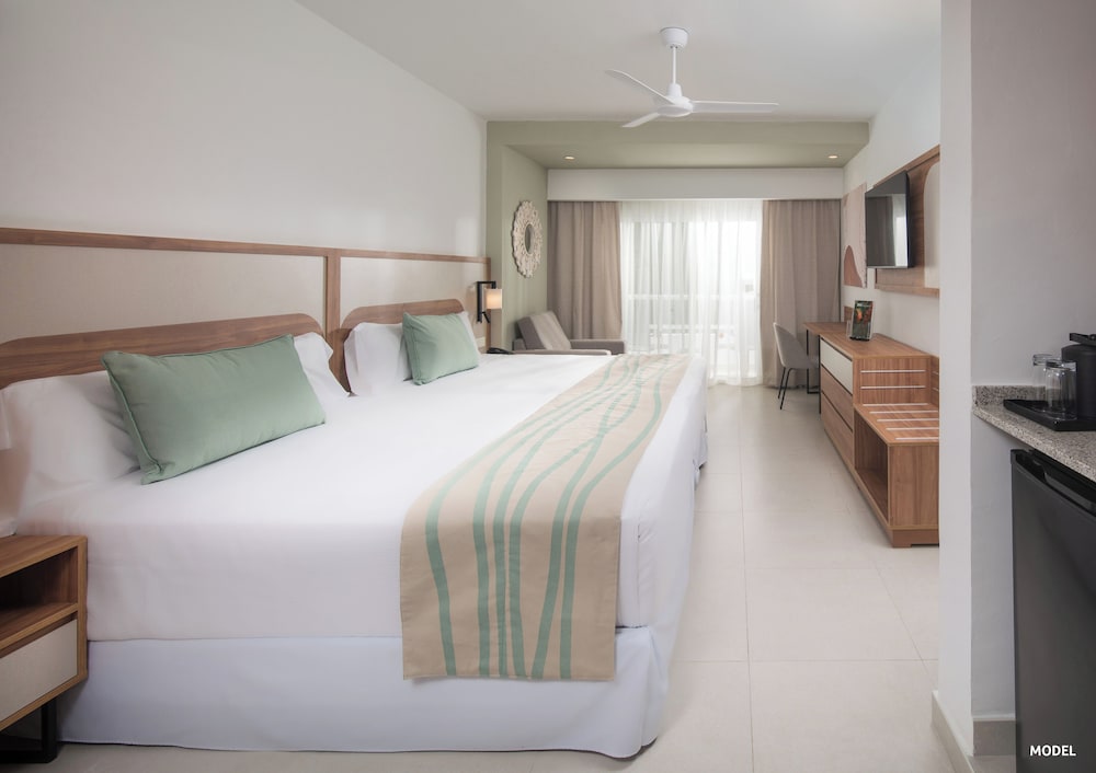 Double Room, 2 Bedrooms, Partial Sea View (L)