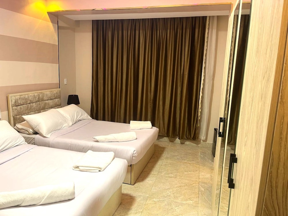 Deluxe Twin Room, Pool View photo 3