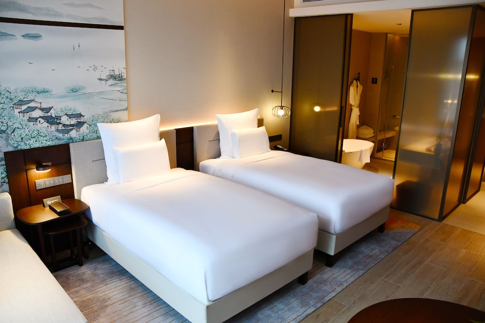Deluxe Room, 2 Twin Beds, Garden View - Photo 1