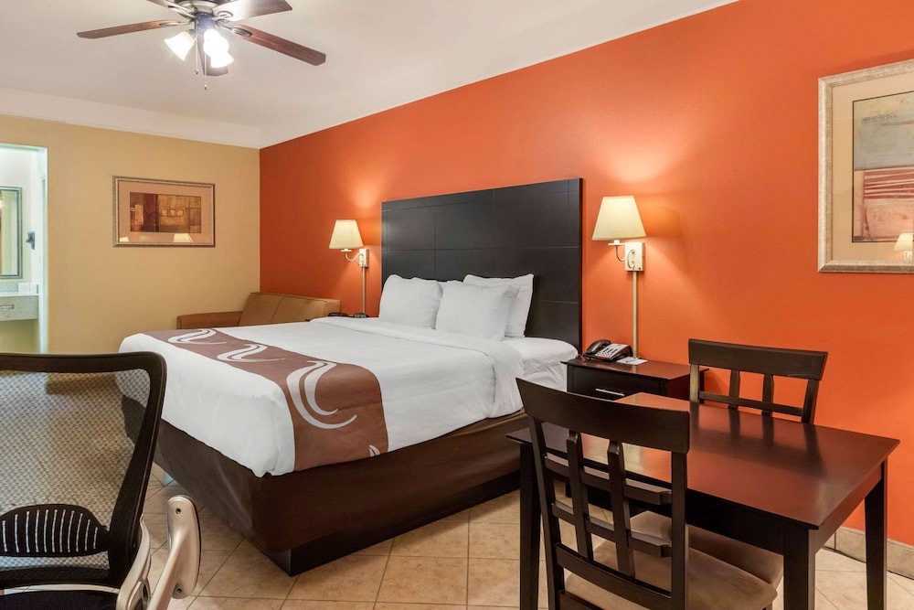 Room, 1 King Bed, Accessible, Non Smoking - Photo 2