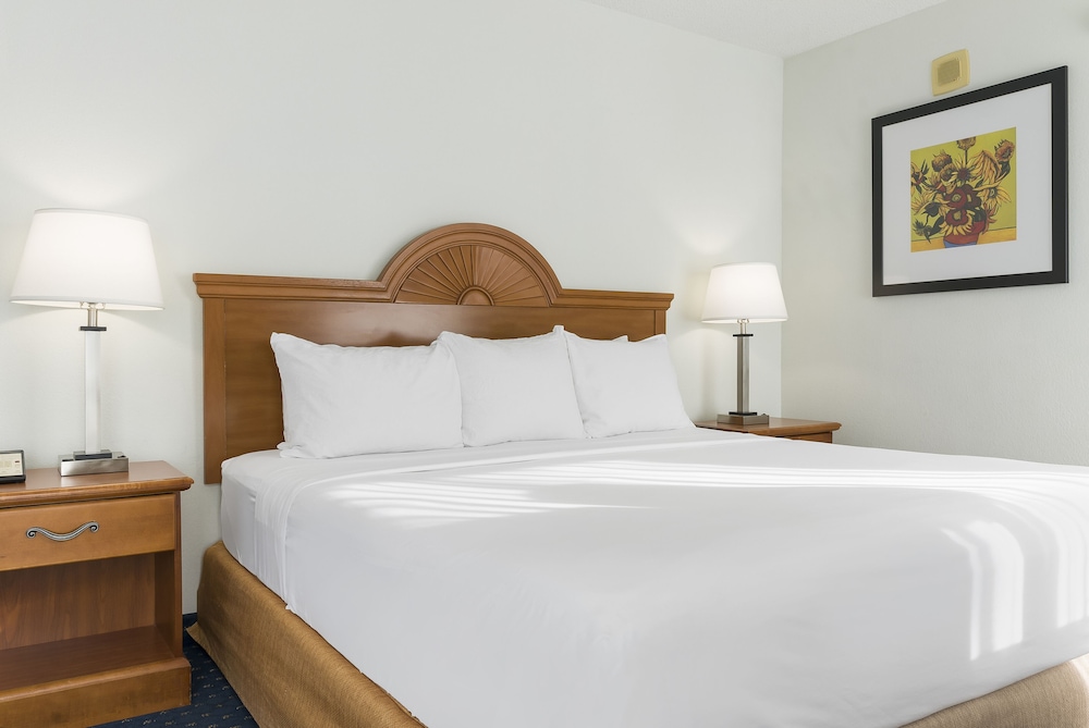 Premium King Room, Corner View - Photo 2
