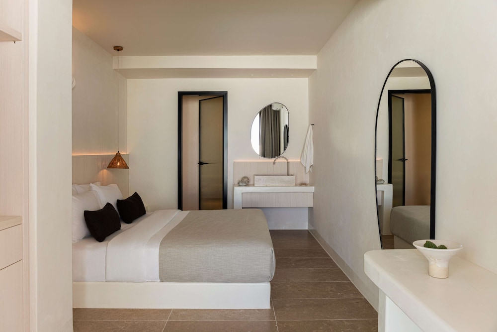 Deluxe Room with Private Pool Court view photo 2
