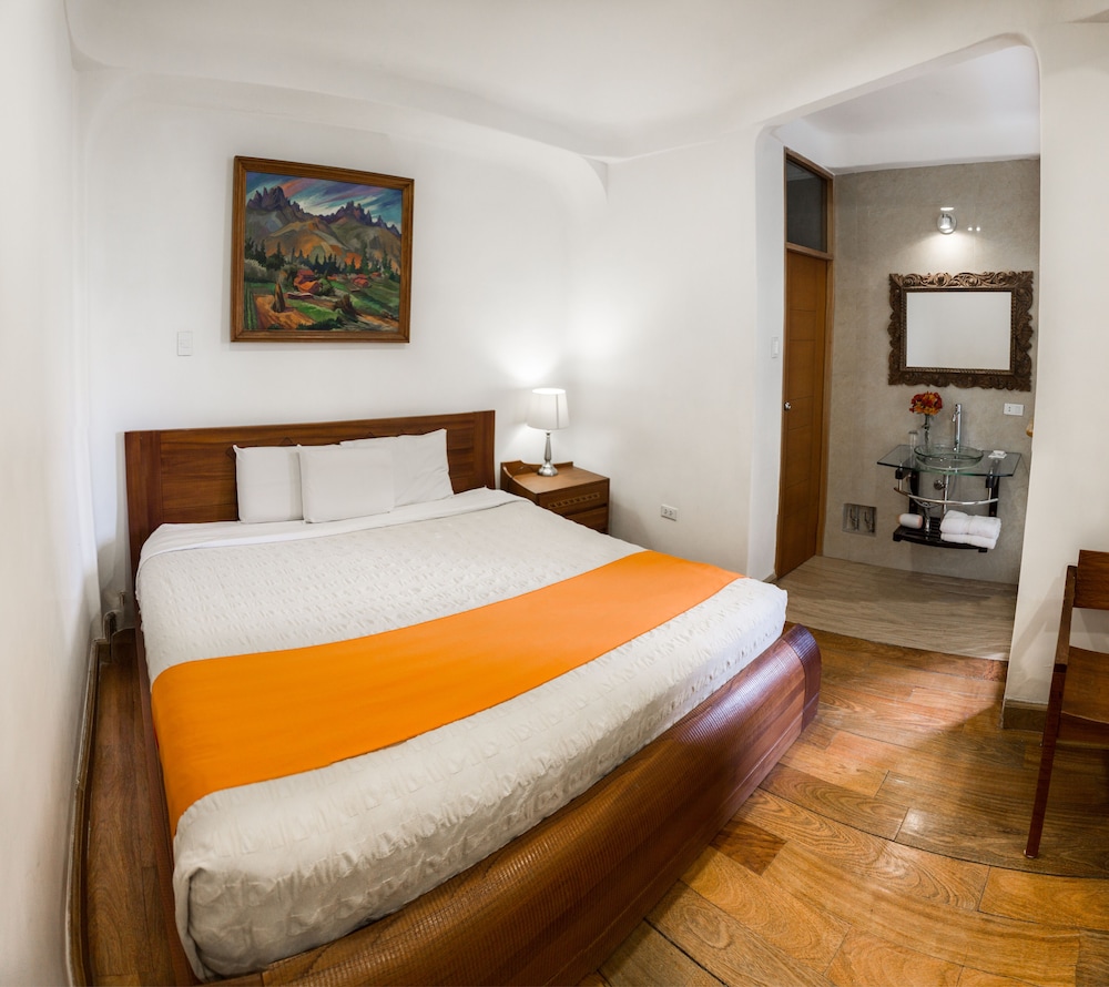 Superior Room, 1 King Bed photo 1