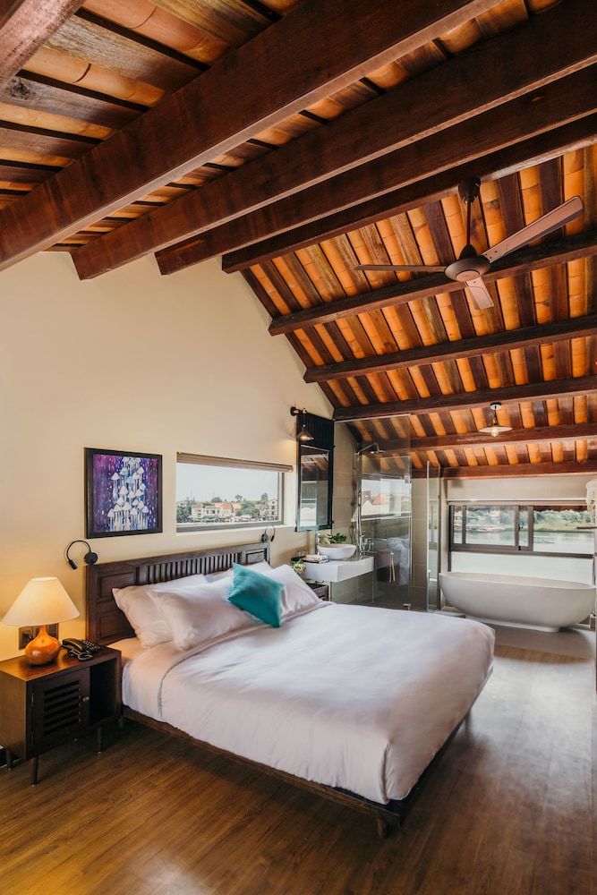 Luxury Suite, River View - Photo 14