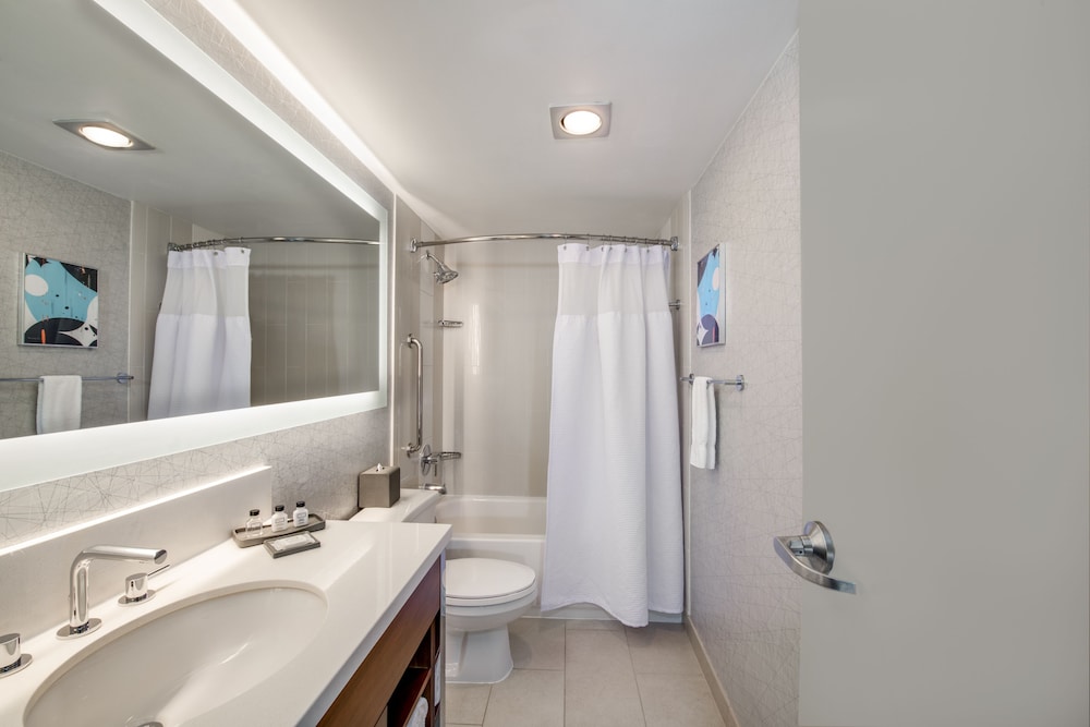 Standard Room, 2 Queen Beds, Non Smoking (No Resort Fee) - Photo 5