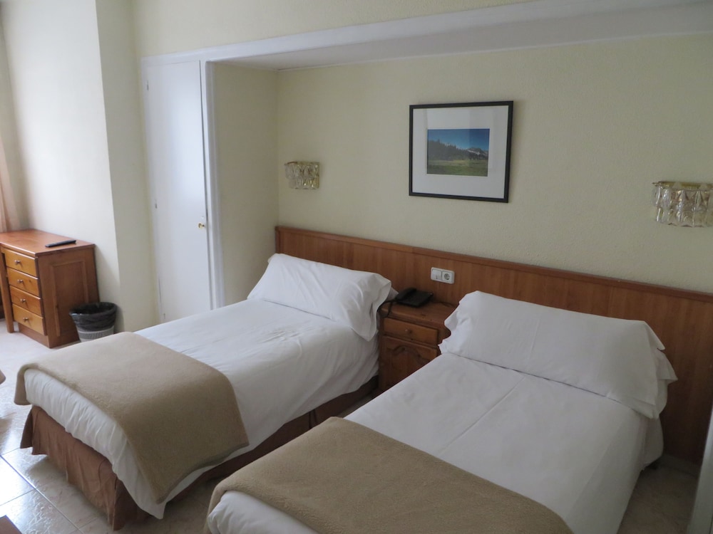 Room (doble) photo 3