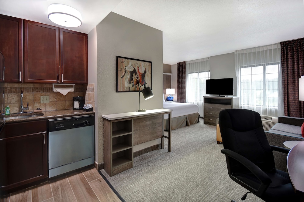 Studio Suite, 1 King Bed, Non Smoking photo 2
