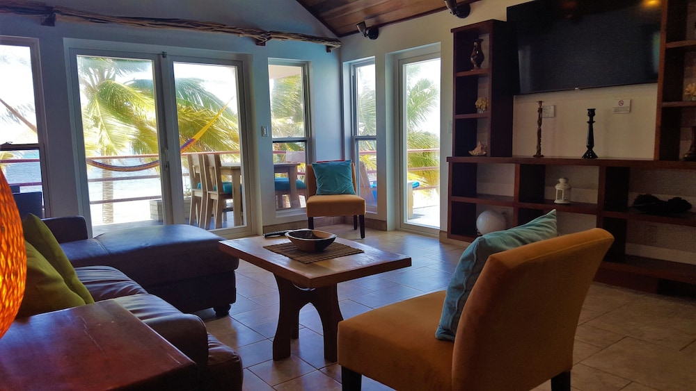 Superior Condo, 2 Bedrooms, Ocean View, Oceanfront