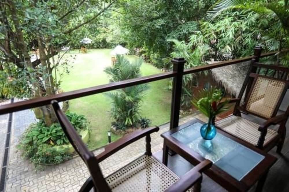 Superior King Suite with Garden View photo 2