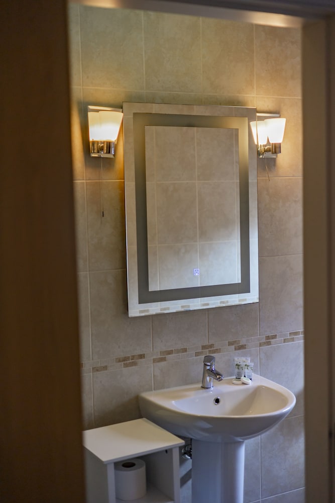 Standard Double Room, Ensuite (Room 1) photo 3