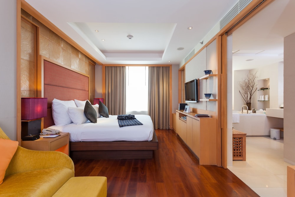 Suite, 1 King Bed, Balcony, Sea View photo 1