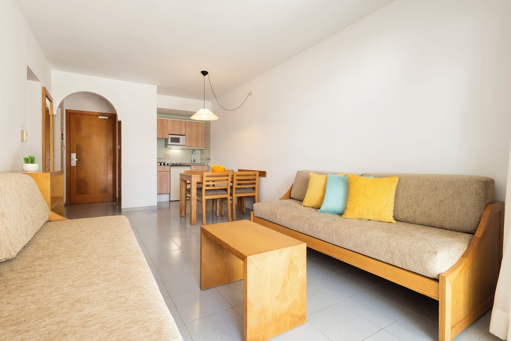 Standard Apartment, 1 Bedroom, Pool View (2 Adults + 2 Children) photo 3