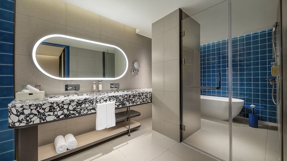 Suite, 1 Bedroom thumbnail 6