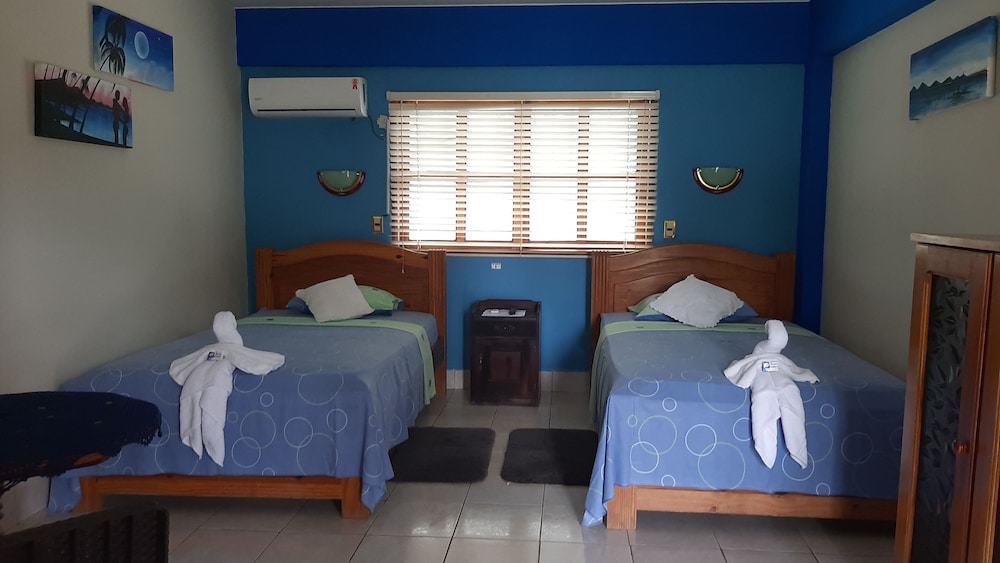 Standard Twin Room, 1 Bedroom, Private Bathroom, Garden Area photo 1
