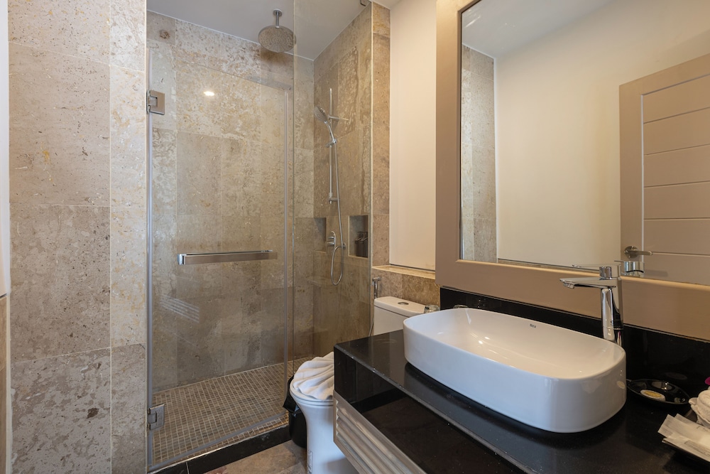 New Two Bedroom Grand Family Suite with free Minibar(One time) - Photo 18