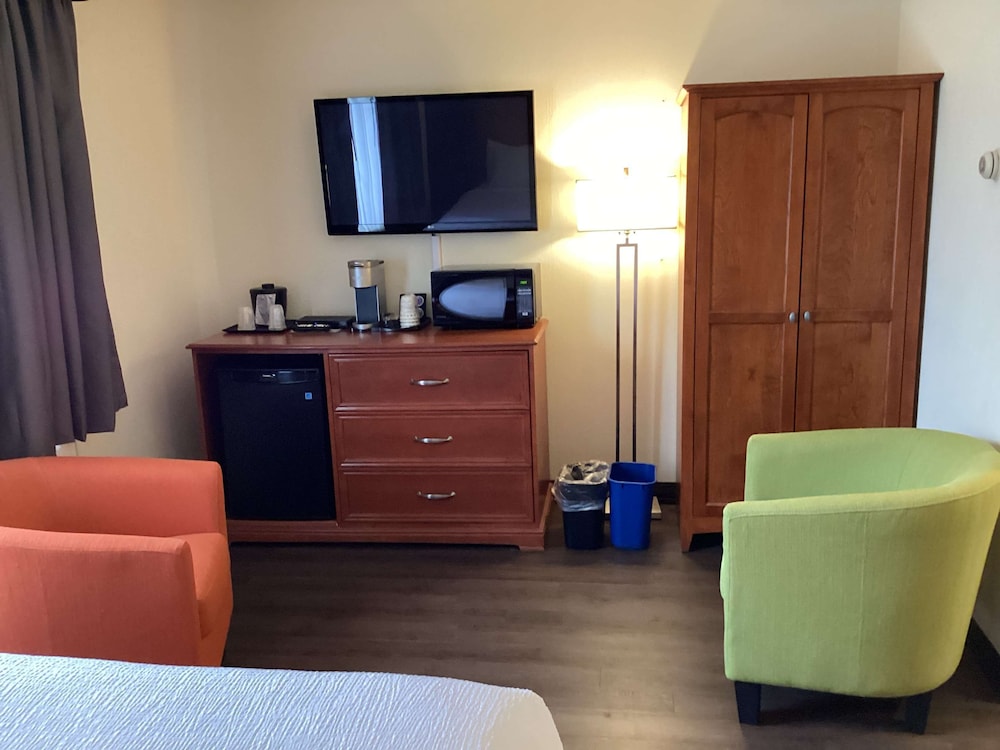 Standard Room, 2 Queen Beds, Non Smoking, Annex Building (1st Floor;Pet Friendly)