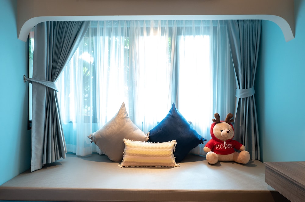 Triple Bed with Shower - Photo 7