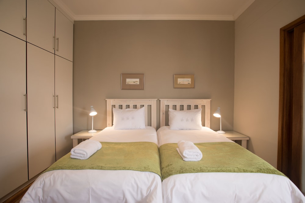 Twin Room - Photo 6