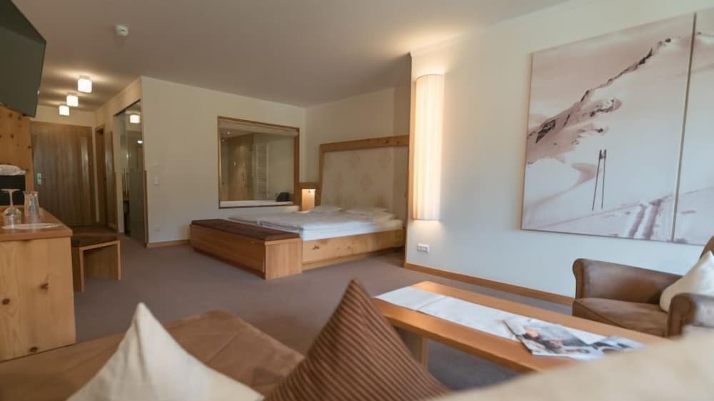 Junior Suite - Photo 1
