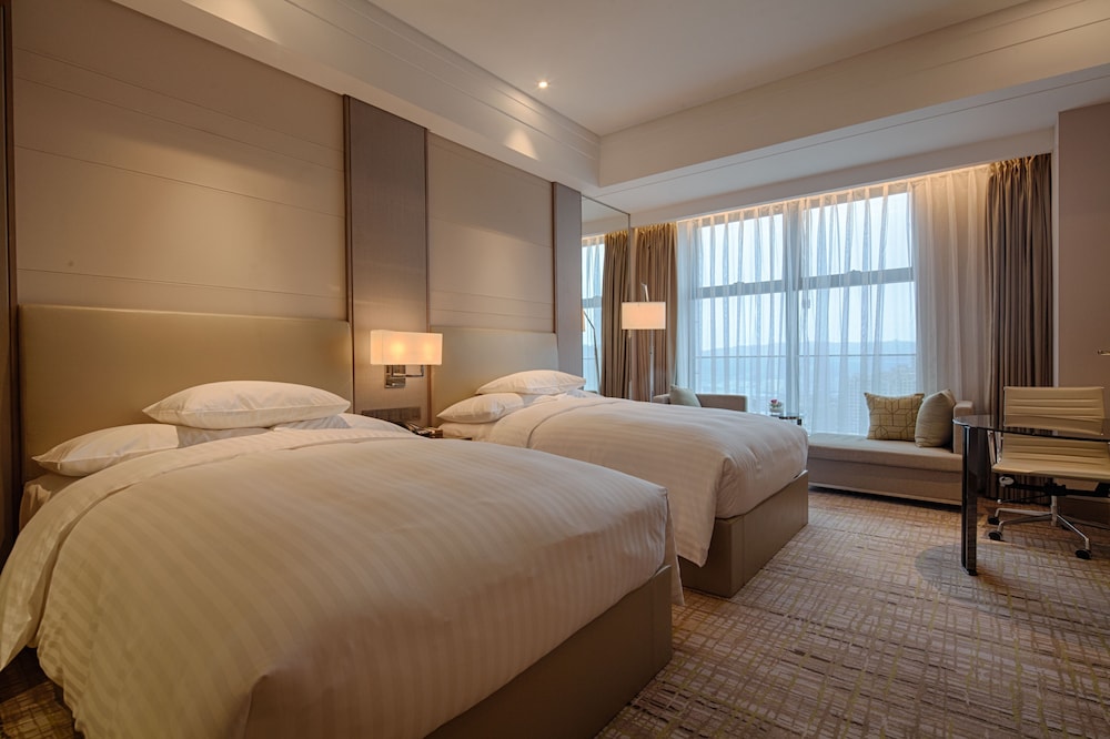 Room, 2 Twin Beds, City View photo 3
