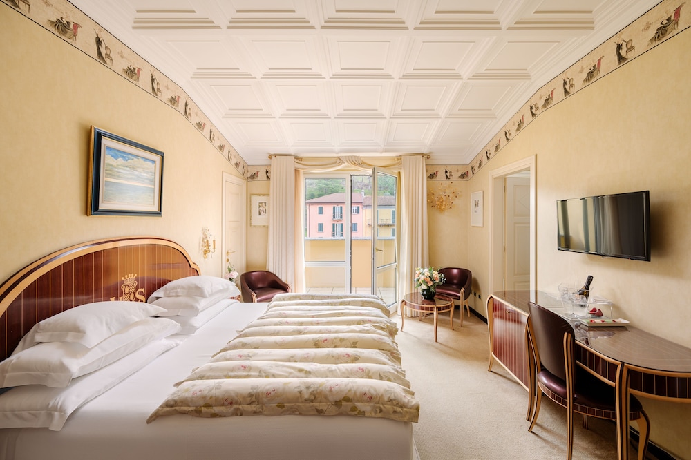 Classic Double or Twin Room (Park / Town View) photo 3