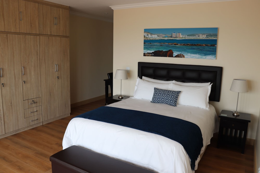 Deluxe Double Room, 1 Queen Bed, Ocean View, Sea Facing photo 3