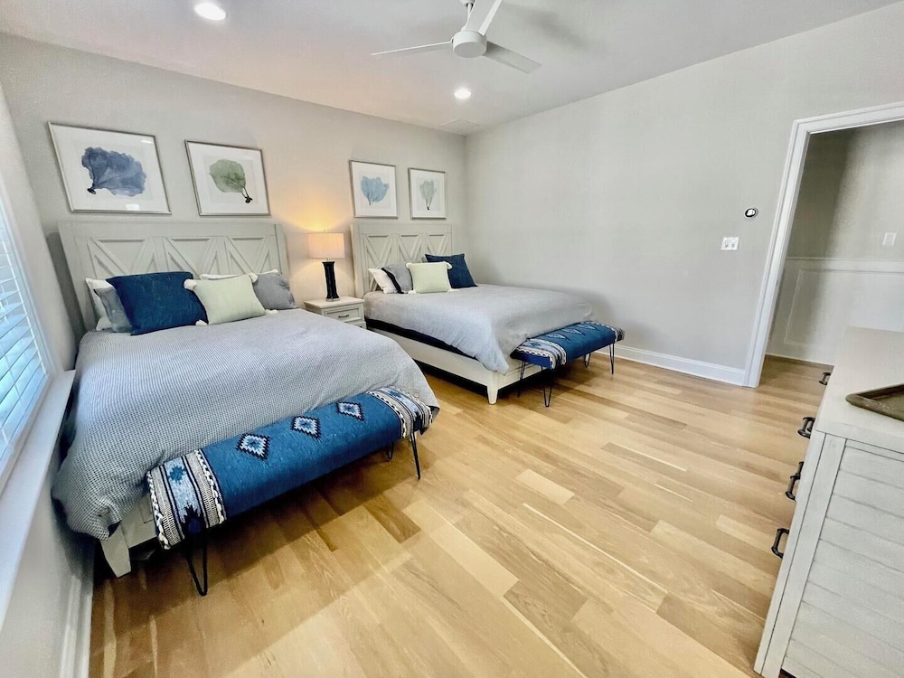 House, Multiple Beds, Pool Access, Pool View