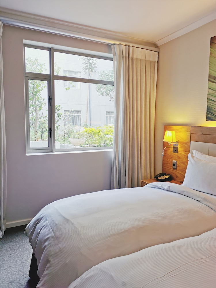 Deluxe, One Twin Bed - Photo 4