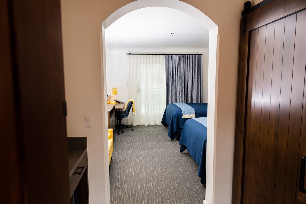Superior Room, 2 Double Beds, Balcony - Photo 1