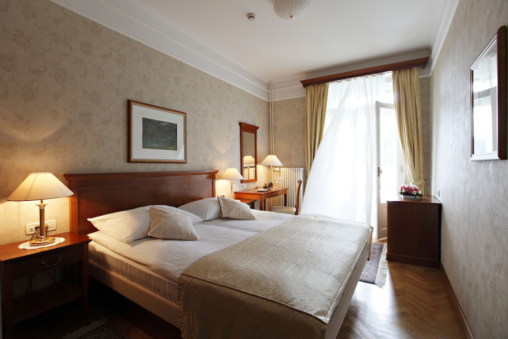 Double Room, Balcony
