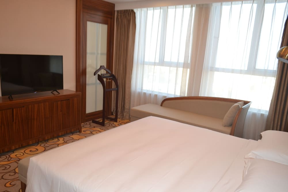 Superior Double Room, 1 Bedroom, Non Smoking, Pool Access photo 2