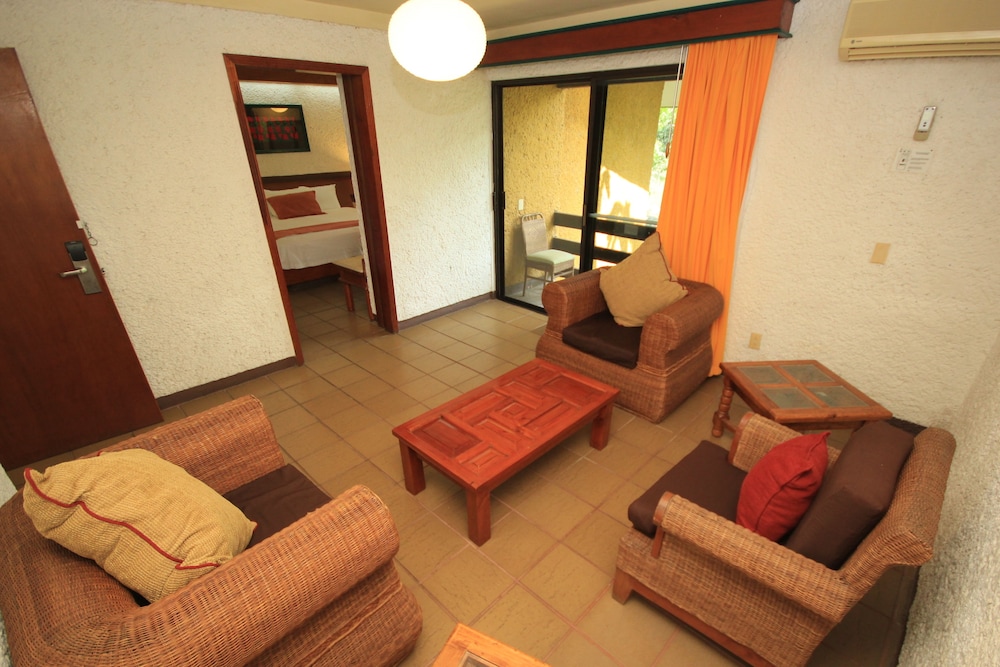 Deluxe Suite - Photo 1