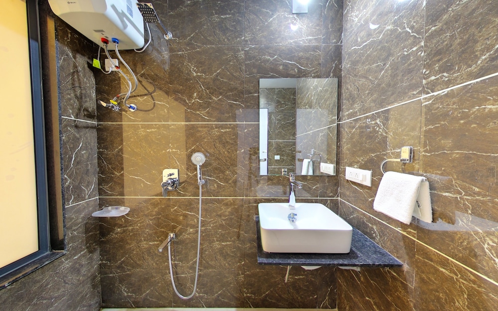 Luxury Room, Balcony - Photo 12
