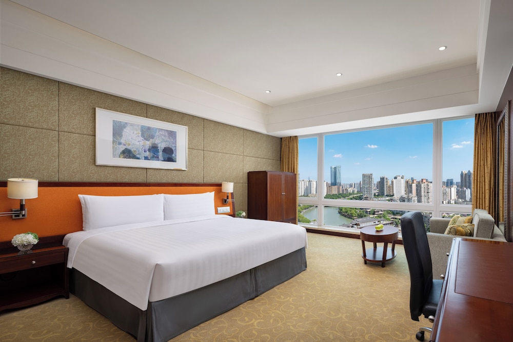 Deluxe Room, 1 King Bed, River View - Photo 1