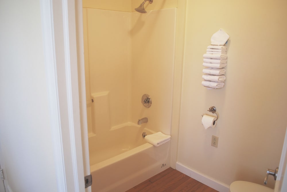 Superior Quadruple Room, Accessible, Ensuite (Room 20) - Photo 4