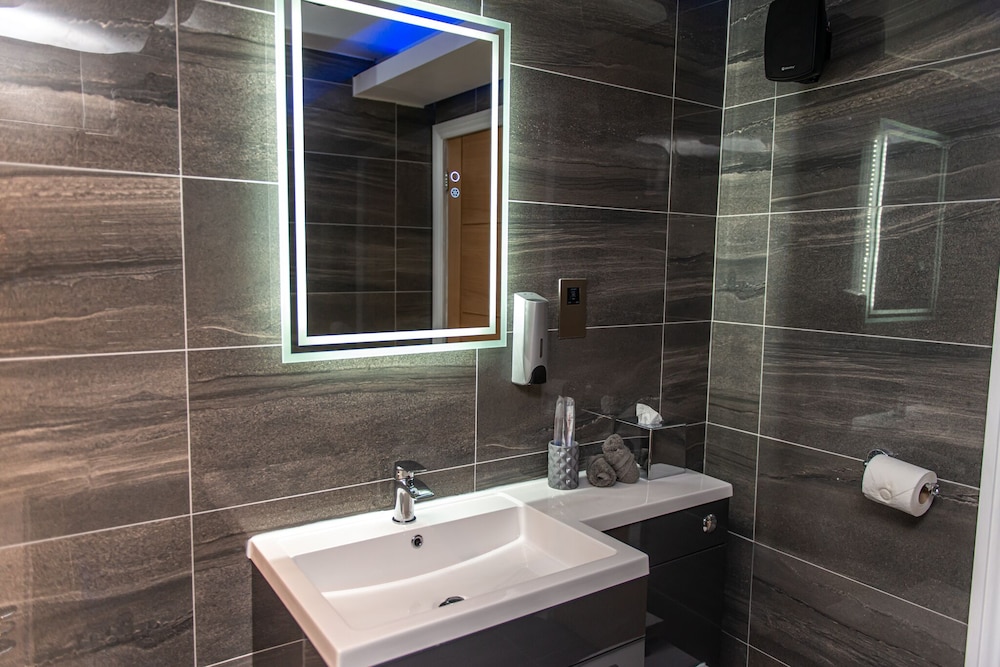 Design Apartment, Private Bathroom (Jacuzzi) - Photo 28