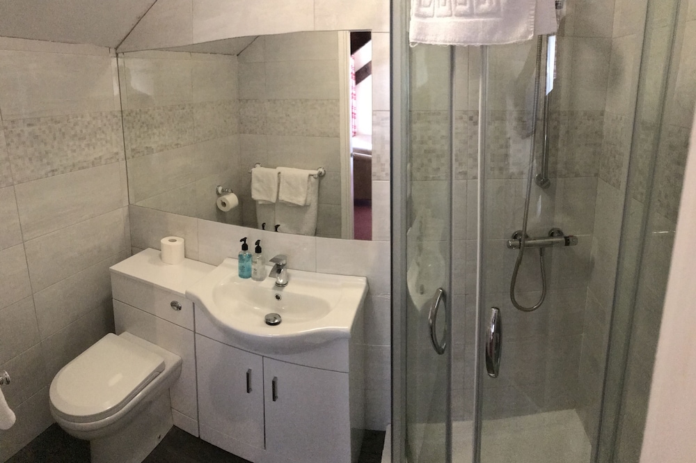 Double Room (with Shower - Pet Friendly) - Photo 13