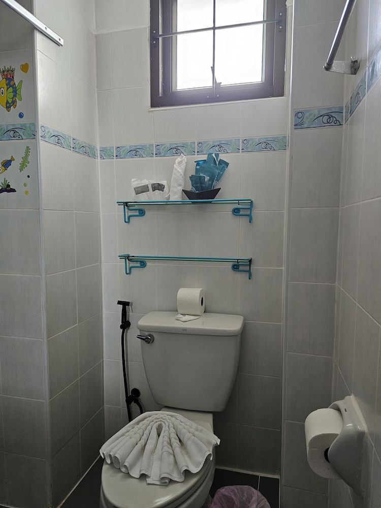 Family Apartment, 3 Bedrooms, Terrace, Pool View - Photo 4
