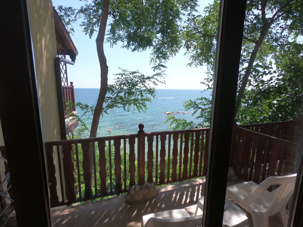 Standard Double Room, Balcony photo 3